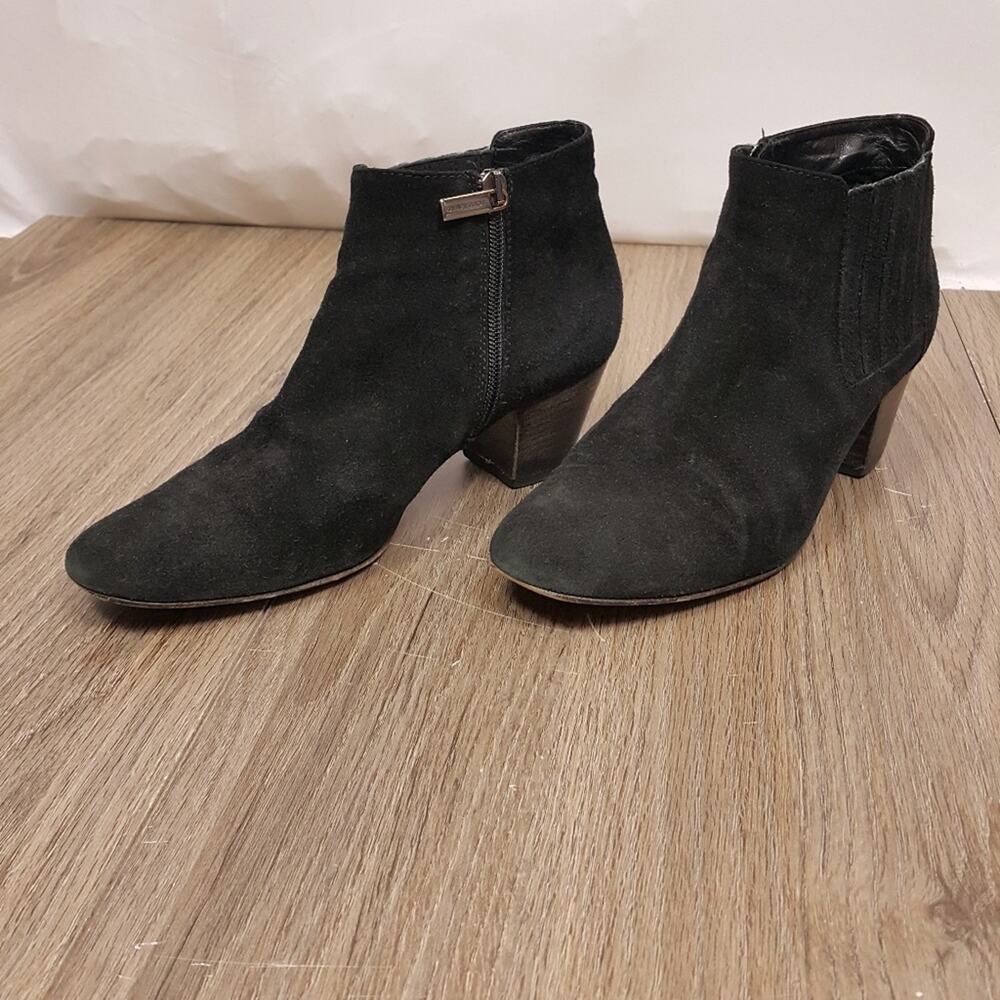 Aquatalia Black zip up suede leather size 9‎ Booties w/ small heel